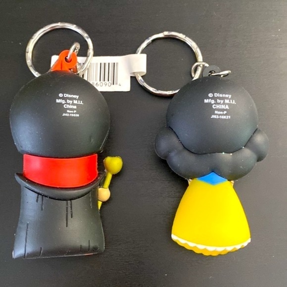 NWT Set of Two Official Disney Parks Snow White and Jafar Key Chains - Picture 2 of 6